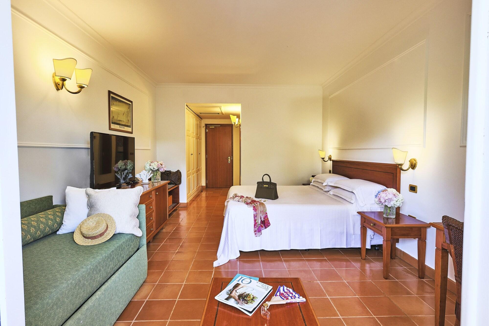 โอเลียนดรี รีสอร์ต เปสตุม Hotel เพสตุม ภายนอก รูปภาพ