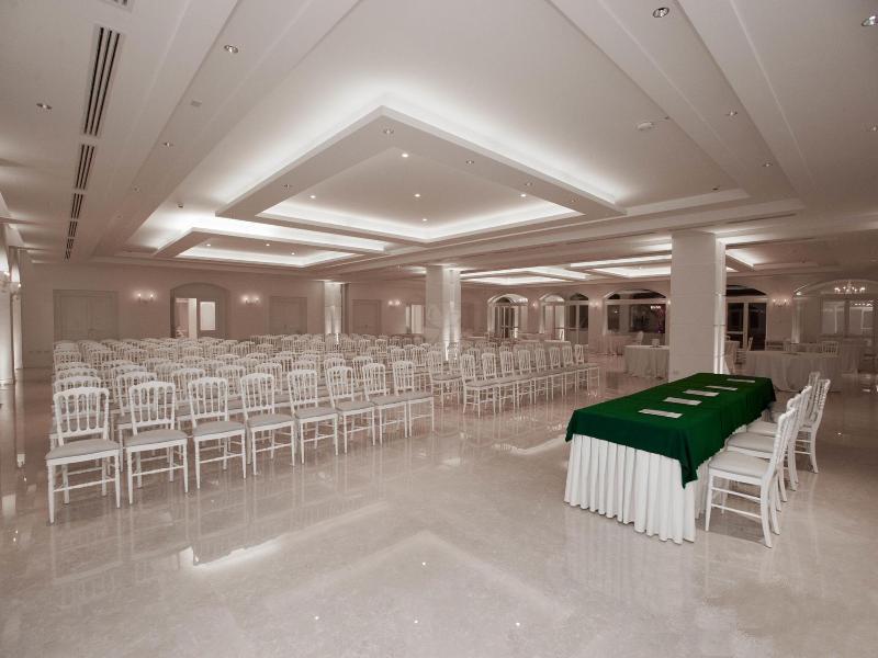 โอเลียนดรี รีสอร์ต เปสตุม Hotel เพสตุม ภายนอก รูปภาพ